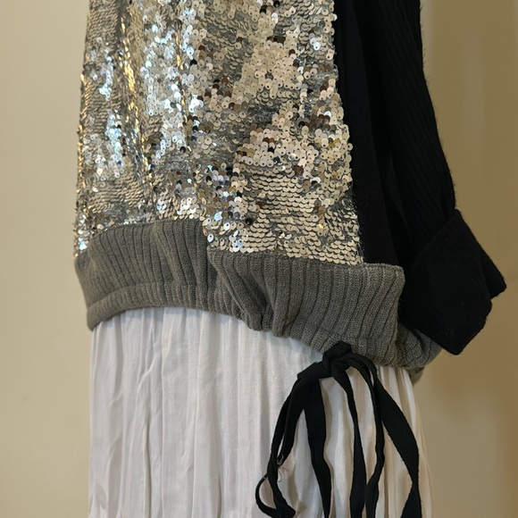 NWT Women’s Sequins Tops Size Small Black & Silver - Picture 5 of 8